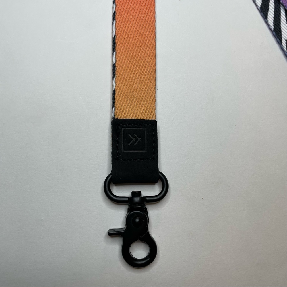 Thread Wallet Lanyard - Picture 2 of 4
